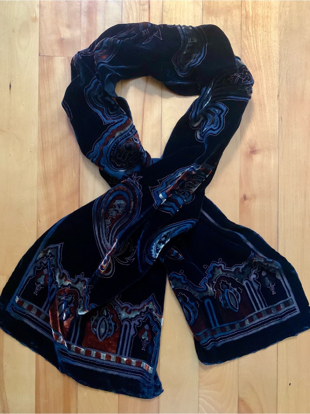 Firenzé Women's Velvet Paisley whimsical Scarf - Elegant Patterned Wrap